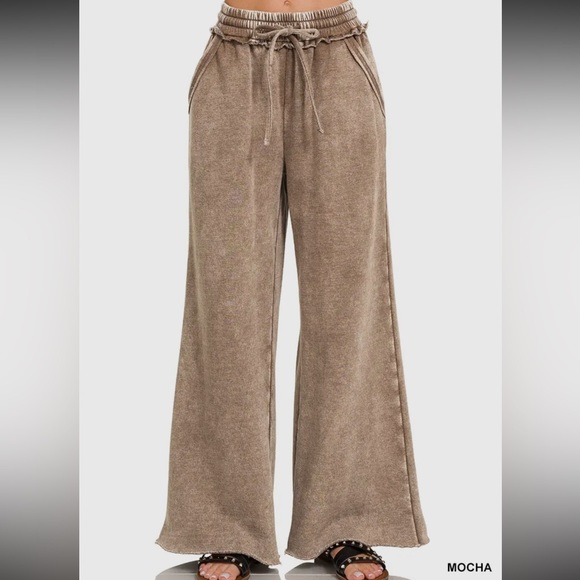 Mocha Distressed Wide Leg Pants - Picture 2 of 4